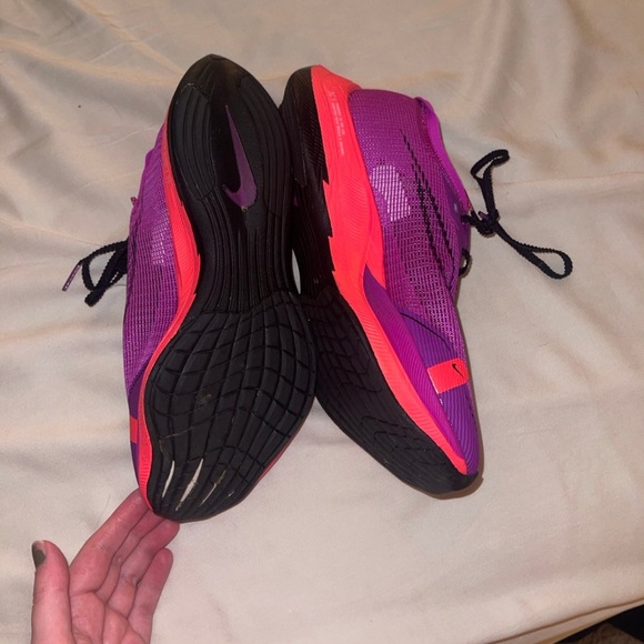 Nike Women's Shoes in Pink and Orange - Picture 4 of 7